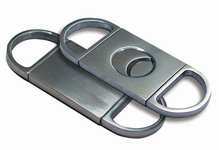 Precision cut double-blade guillotine cigar cutter